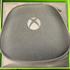 Used elite series 2 xbox controller